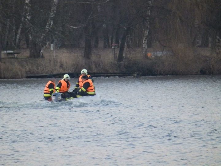 Výcvik s motorovým člunem 24.2.2014 010