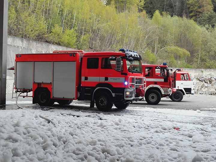 Požár ve firmě Ecorec 26.4.2016 005