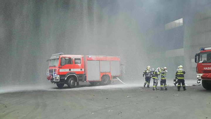 Požár ve firmě Ecorec 26.4.2016 008